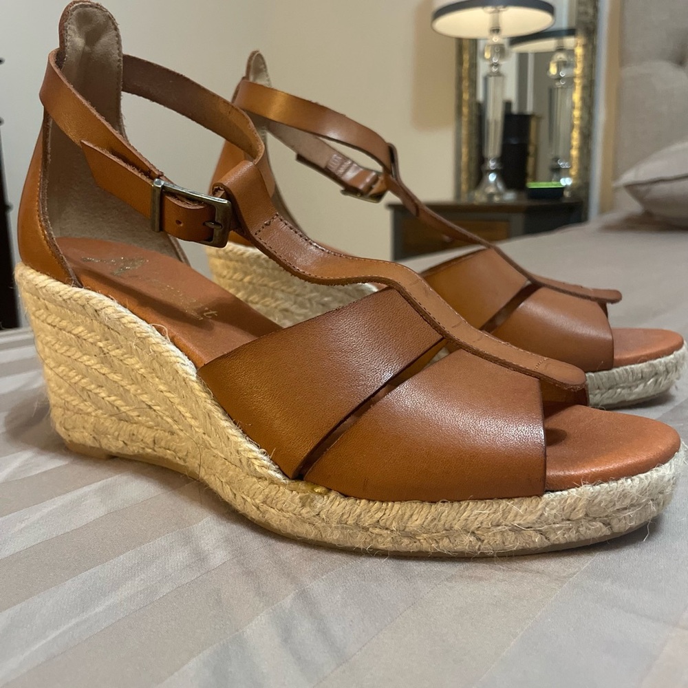 Elegant Tan Wedge Sandals NWOT